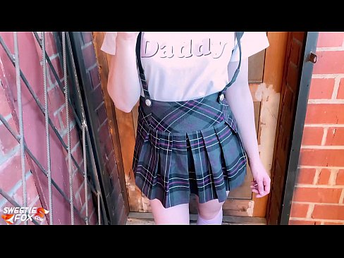 ❤️ Schoolgirl Mengisap penisnya dalam-dalam dan meniduri alih-alih kelas. ️  Sex pada kami ❤